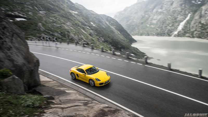 Illustration for article titled The Most Gorgeous Photos Of A Porsche Cayman You Will Ever See